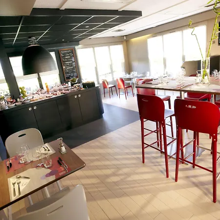 Kyriad Direct Lyon Sud -