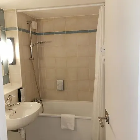 Hotel Kyriad Direct Lyon Sud - Chasse-sur-rhône 2*