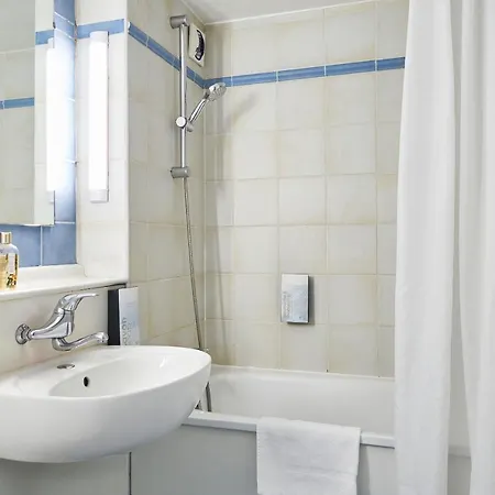 Hotel Kyriad Direct Lyon Sud - 2*