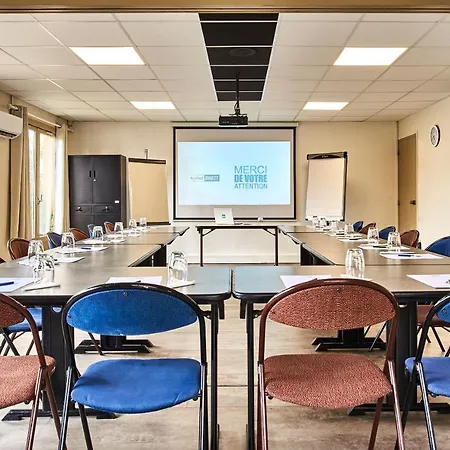 Hotel Kyriad Direct Lyon Sud - 2*
