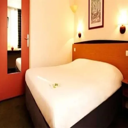 Kyriad Direct Lyon Sud - Chasse-sur-rhône Hotel