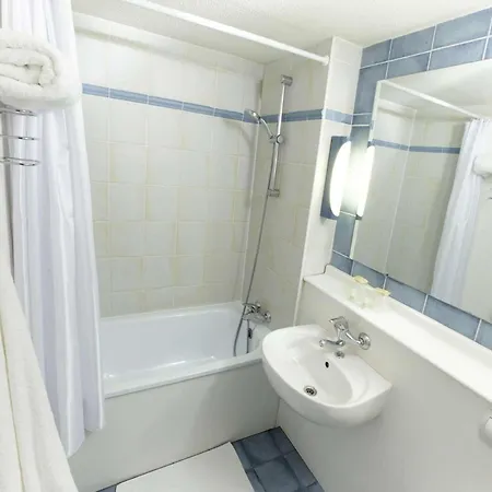 Kyriad Direct Lyon Sud - Chasse-sur-rhône Hotel 2*